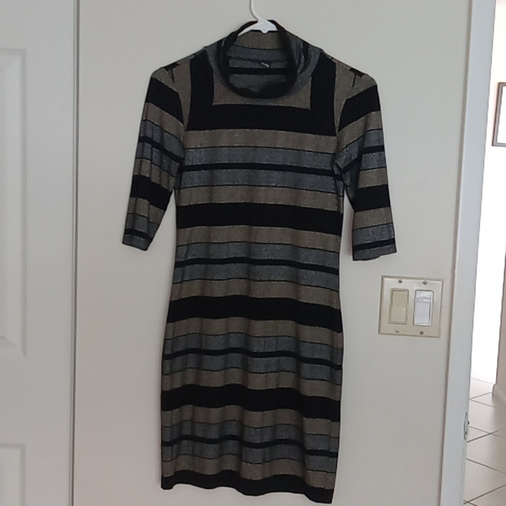 Only hearts dress 3/4 sleeve small gold silver strwtch